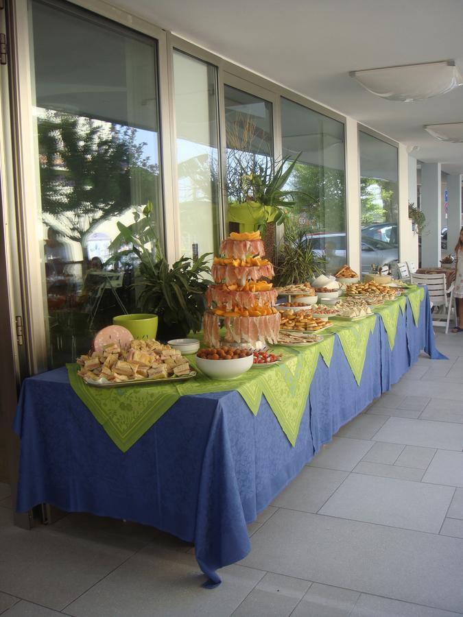 Hotel Capri Bellaria-Igea Marina Buitenkant foto