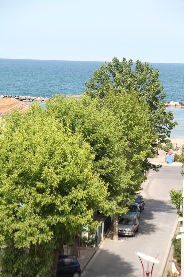 Hotel Capri Bellaria-Igea Marina Buitenkant foto